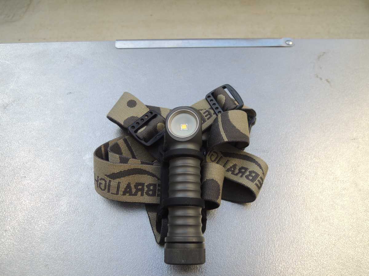 新製品：10月26日入荷】【18650充電池専用モデル】Zebralight